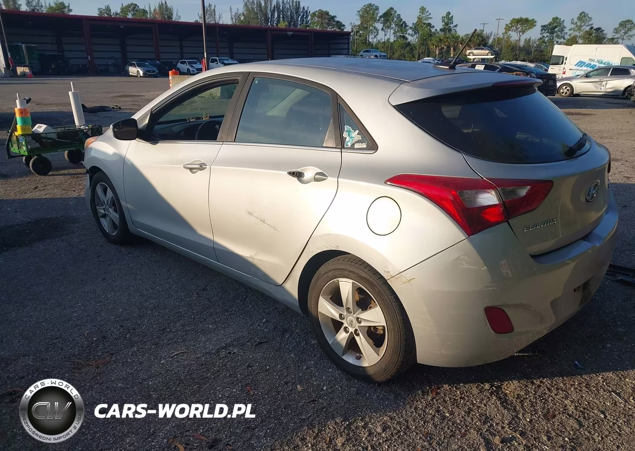 2017 Hyundai Elantra Gt VIN:KMHD35LH9HU372542 - 3