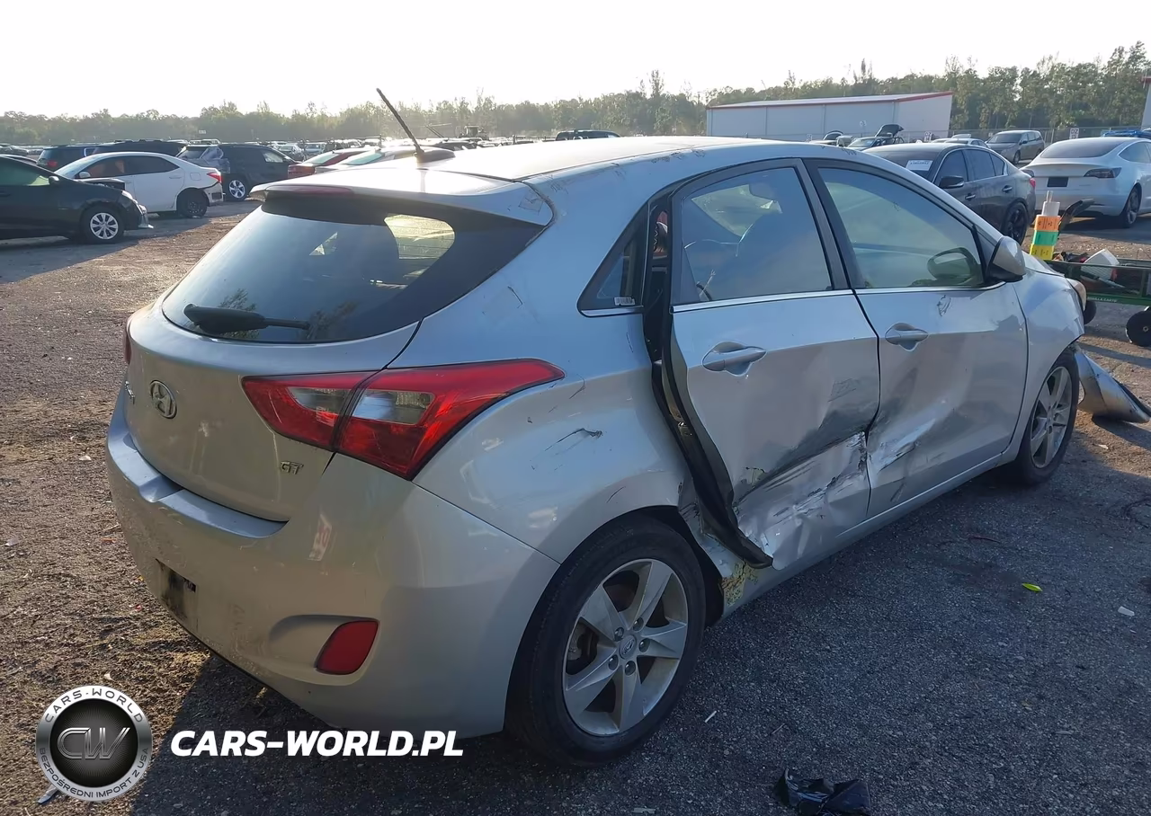 2017 Hyundai Elantra Gt VIN:KMHD35LH9HU372542 - 4