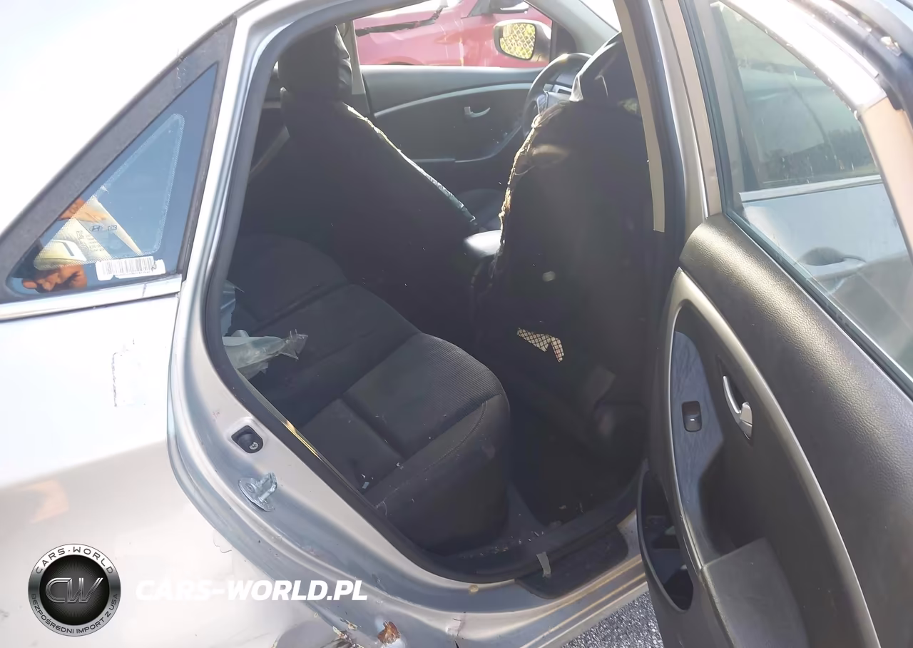 2017 Hyundai Elantra Gt VIN:KMHD35LH9HU372542 - 8