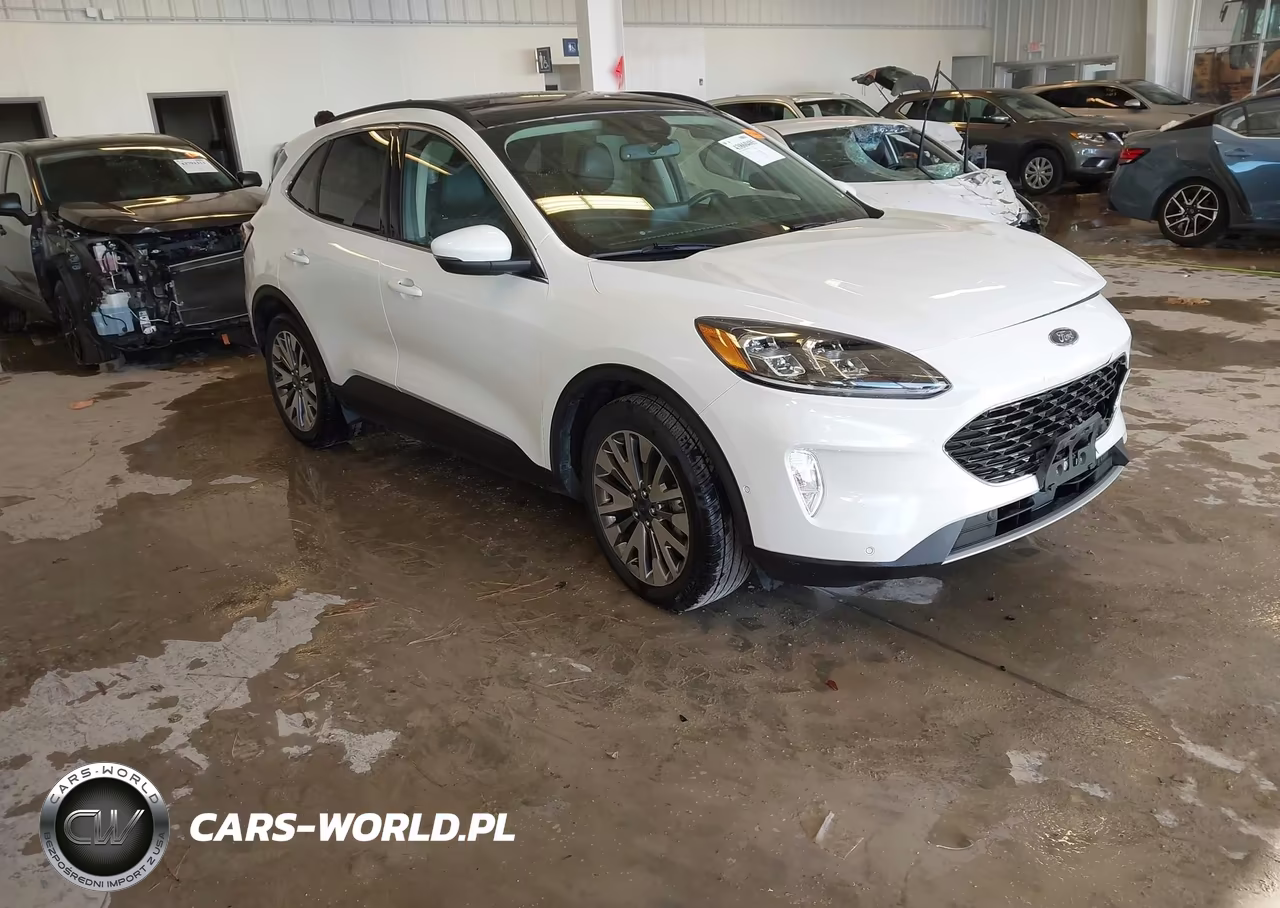 2020 Ford Escape Titanium Hybrid