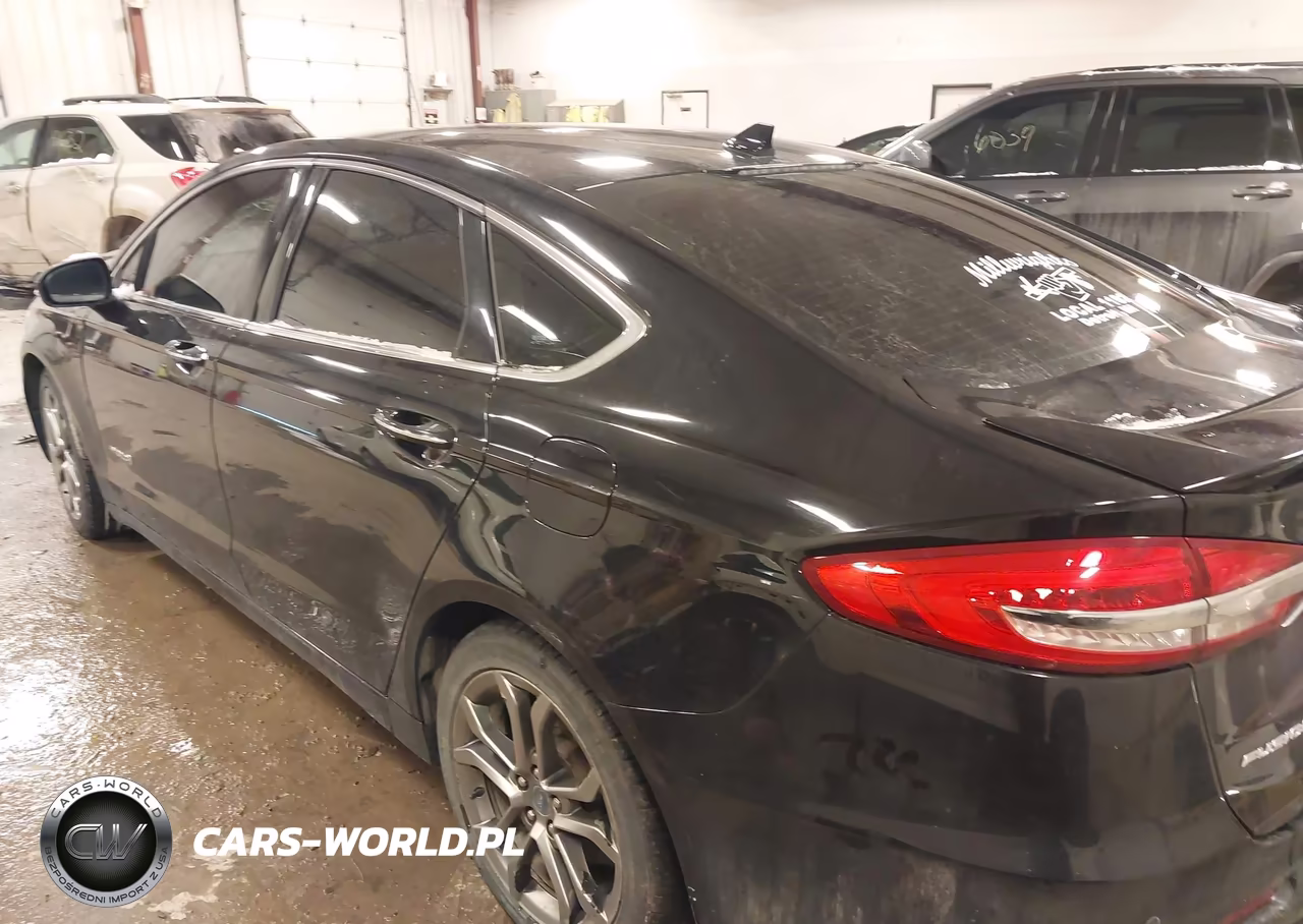 2019 Ford Fusion Hybrid Titanium VIN:3FA6P0RU1KR223717 - 3