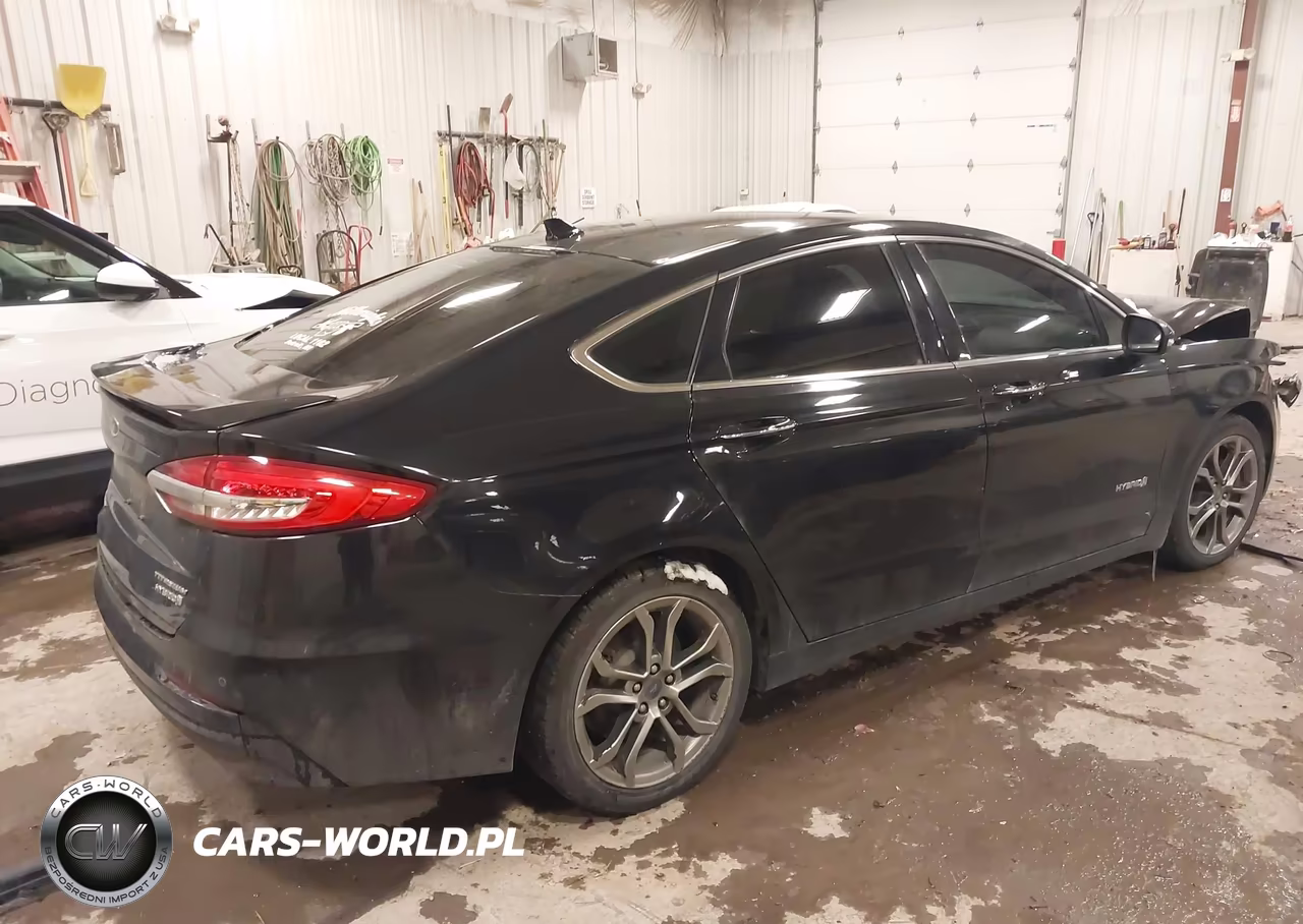 2019 Ford Fusion Hybrid Titanium VIN:3FA6P0RU1KR223717 - 4