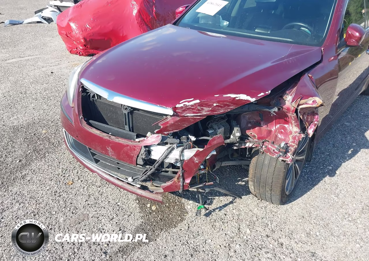 2013 Hyundai Genesis 5.0 R-Spec VIN:KMHGC4DH7DU230318 - 6