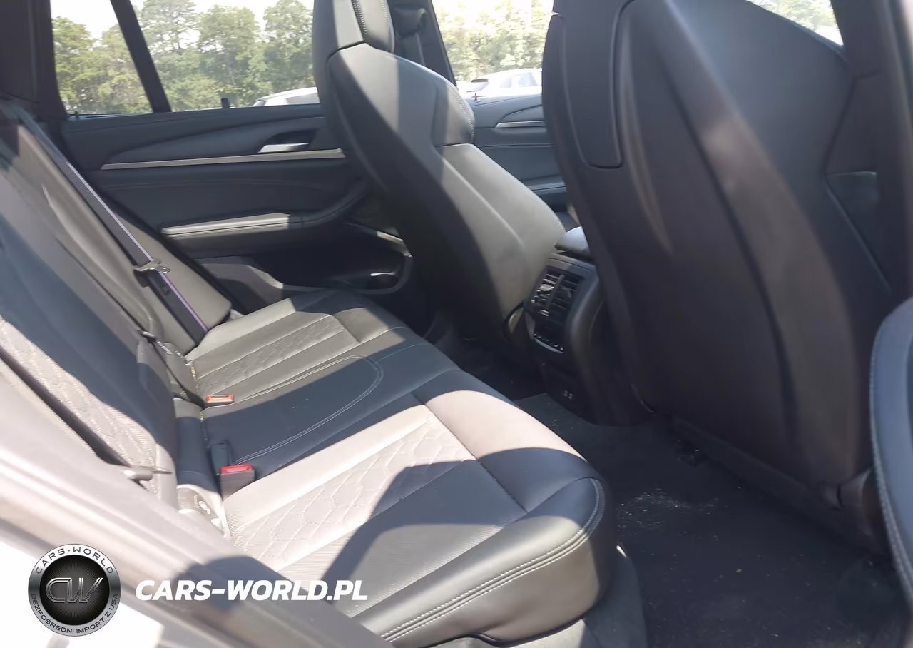 2024 BMW X3 M VIN:5YM13EC05R9W06432 - 8