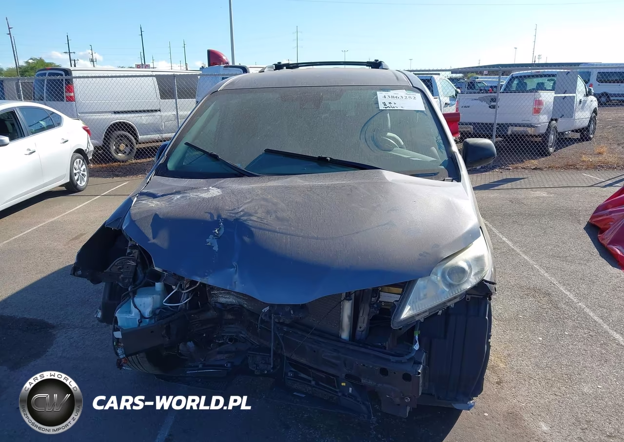 2019 Toyota Sienna Le 8 Passenger VIN:5TDKZ3DC5KS007918 - 13