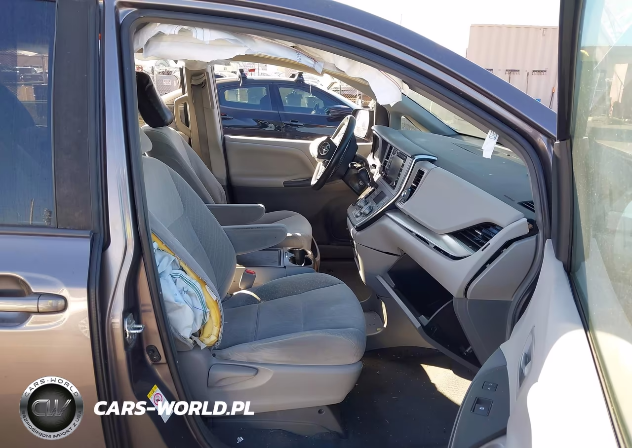 2019 Toyota Sienna Le 8 Passenger VIN:5TDKZ3DC5KS007918 - 5