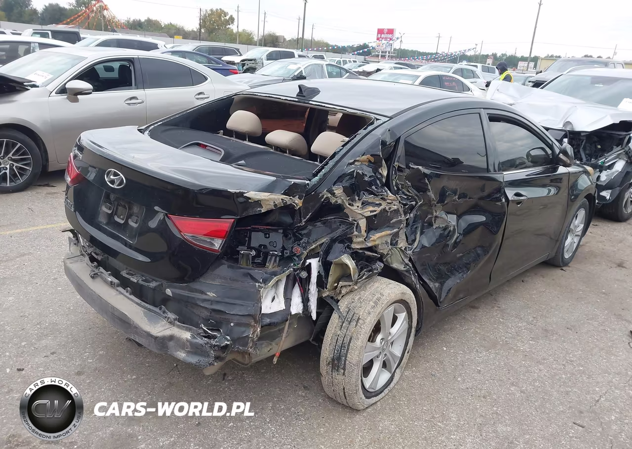 2016 Hyundai Elantra Value Edition VIN:5NPDH4AE9GH717120 - 4