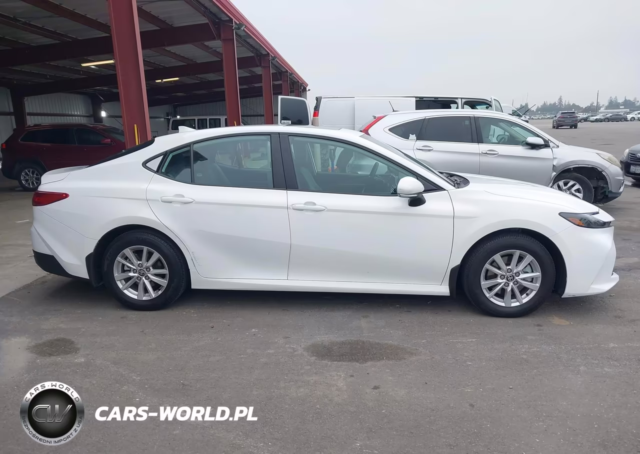 2025 Toyota Camry Le VIN:4T1DAACK0SU508848 - 13