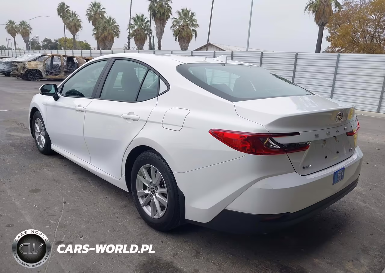 2025 Toyota Camry Le VIN:4T1DAACK0SU508848 - 3