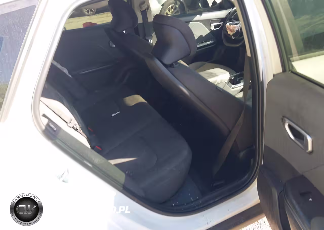 2025 Kia K4 Lx VIN:3KPFT4DE7SE136912 - 8