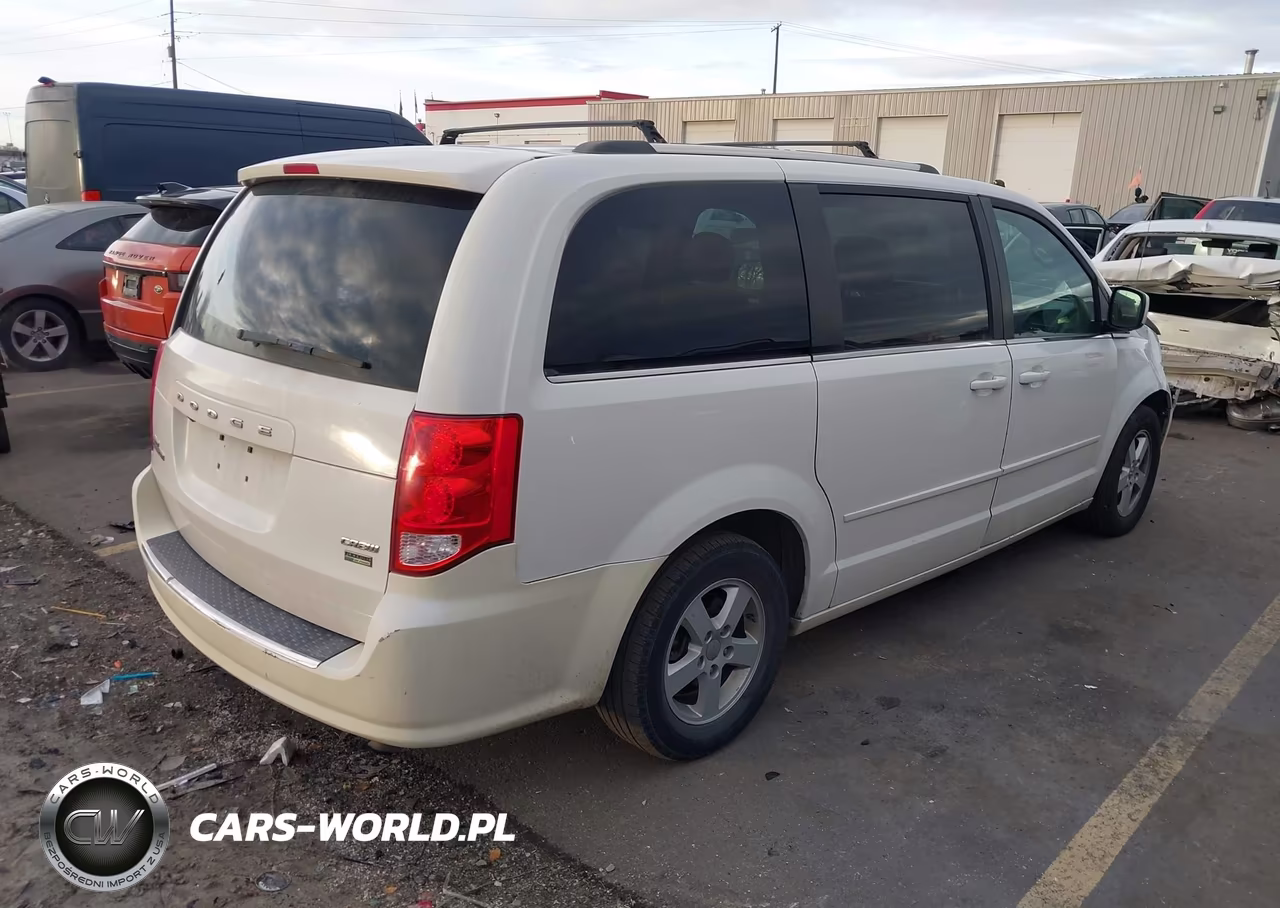 2011 Dodge Grand Caravan Crew VIN:2D4RN5DG6BR750981 - 4