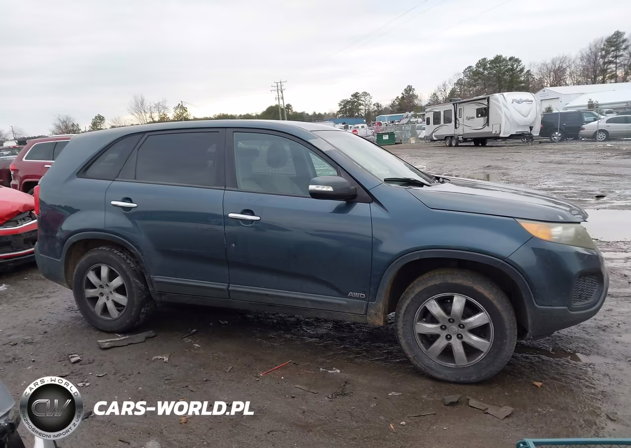 2011 Kia Sorento Lx VIN:5XYKTCA15BG015812 - 13