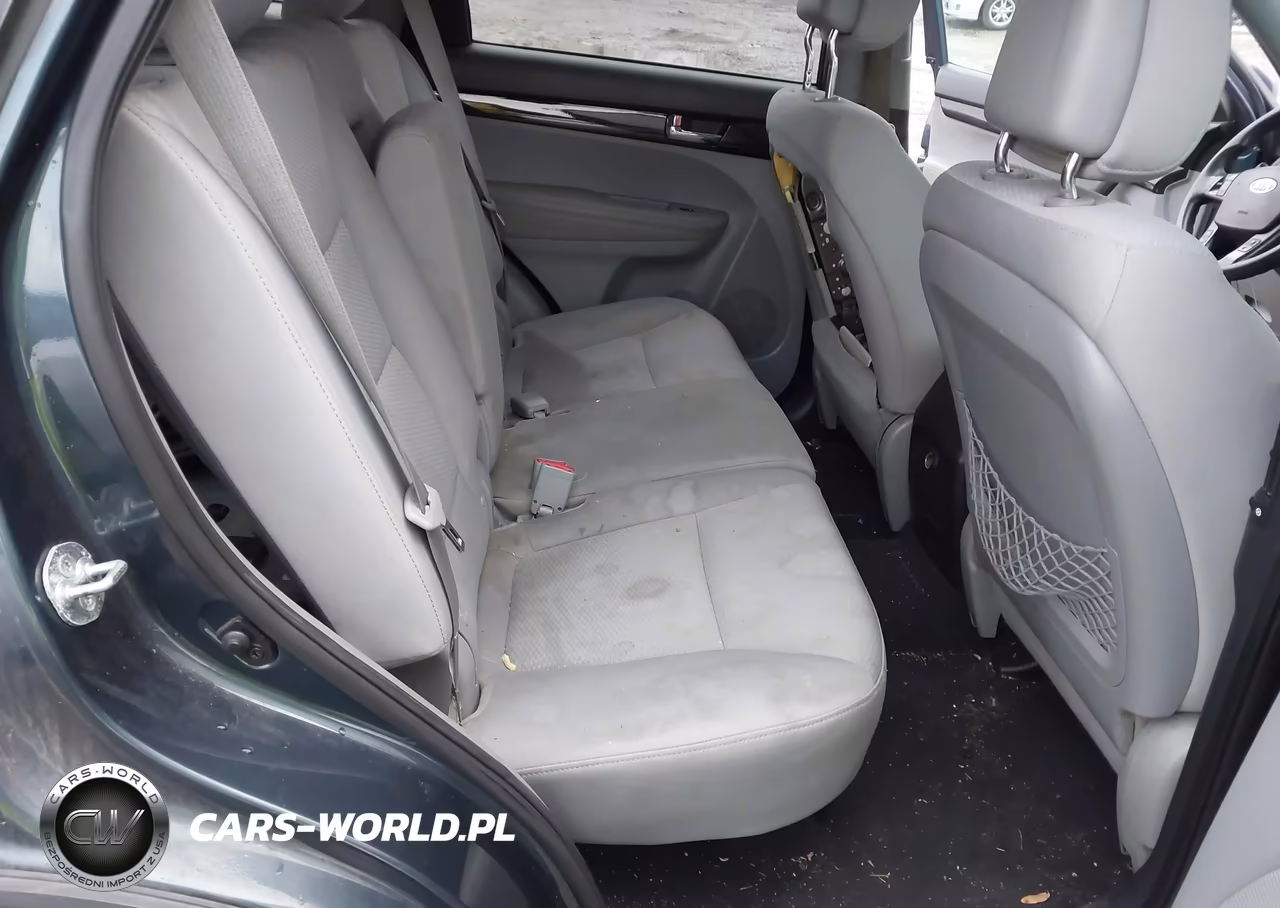 2011 Kia Sorento Lx VIN:5XYKTCA15BG015812 - 8
