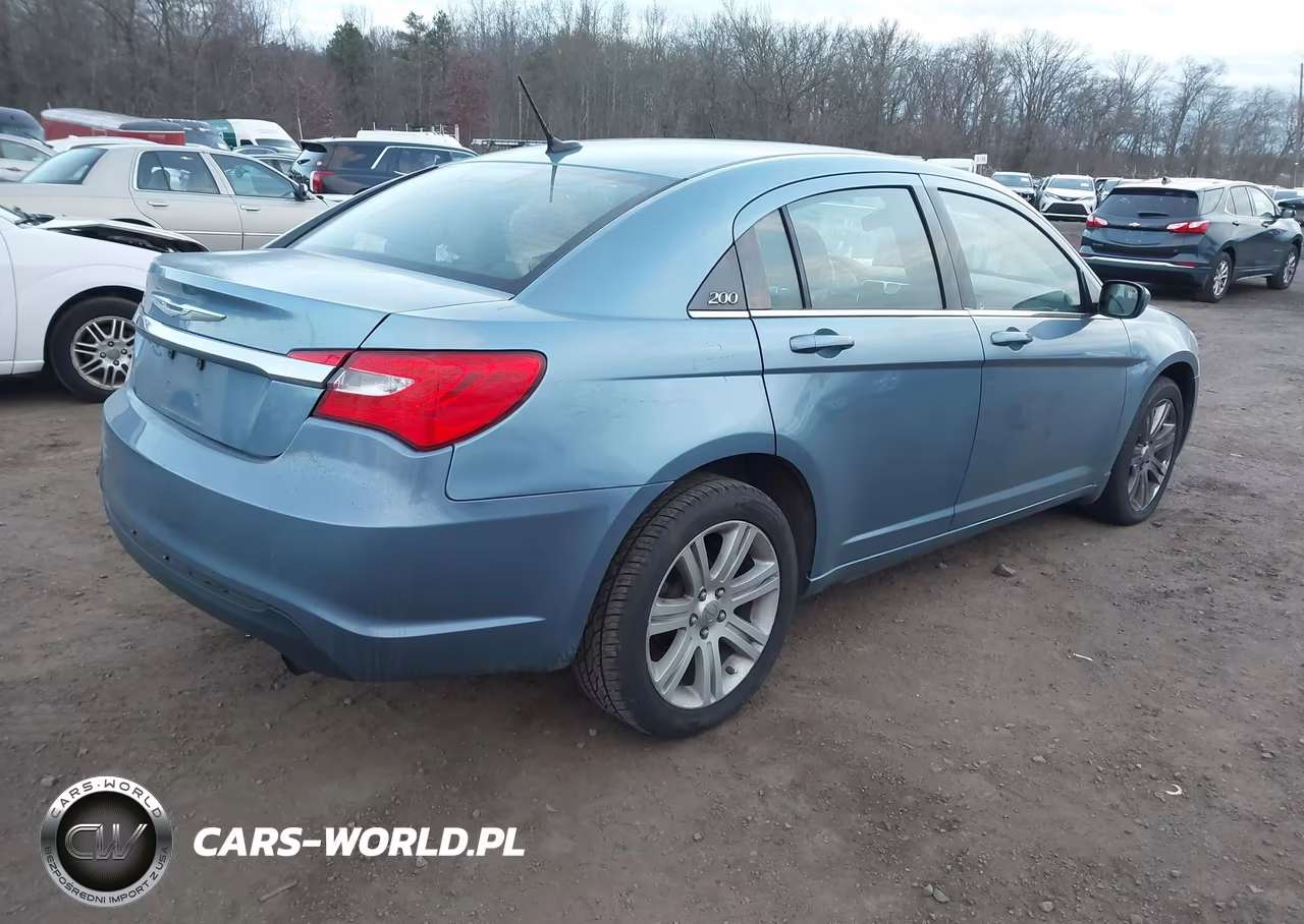 2011 Chrysler 200 Touring VIN:1C3BC1FB0BN623983 - 4
