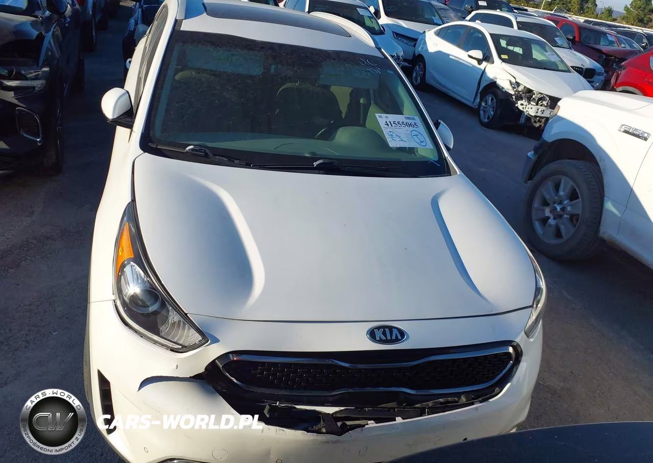 2017 Kia Niro Touring VIN:KNDCE3LC3H5089566 - 12