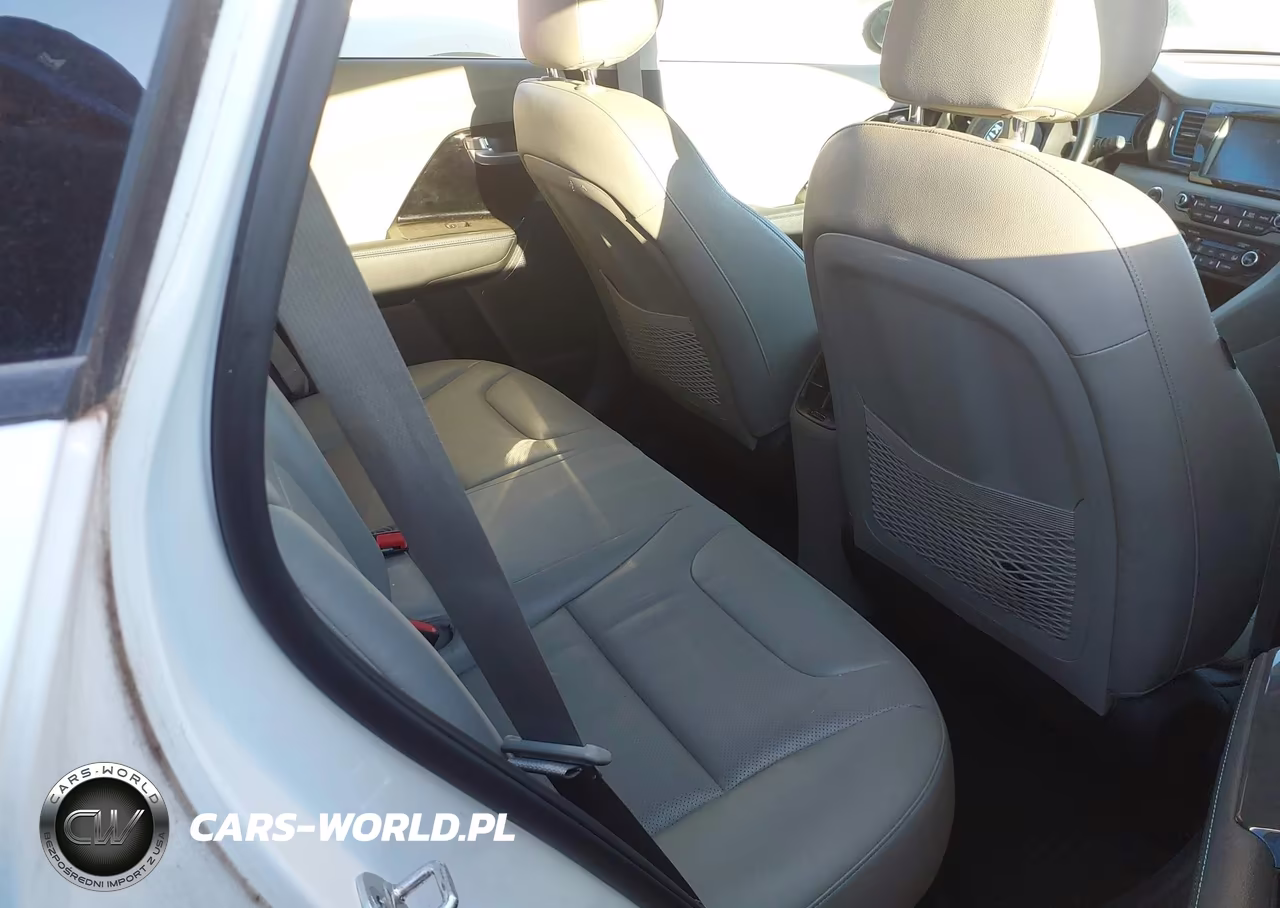 2017 Kia Niro Touring VIN:KNDCE3LC3H5089566 - 8