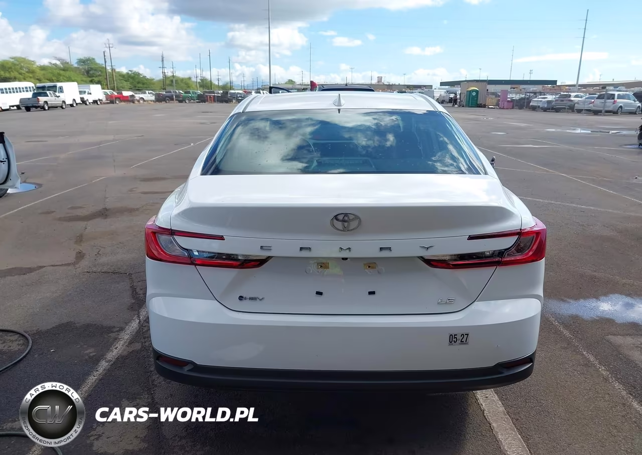 2025 Toyota Camry Le VIN:4T1DAACK9SU589719 - 16