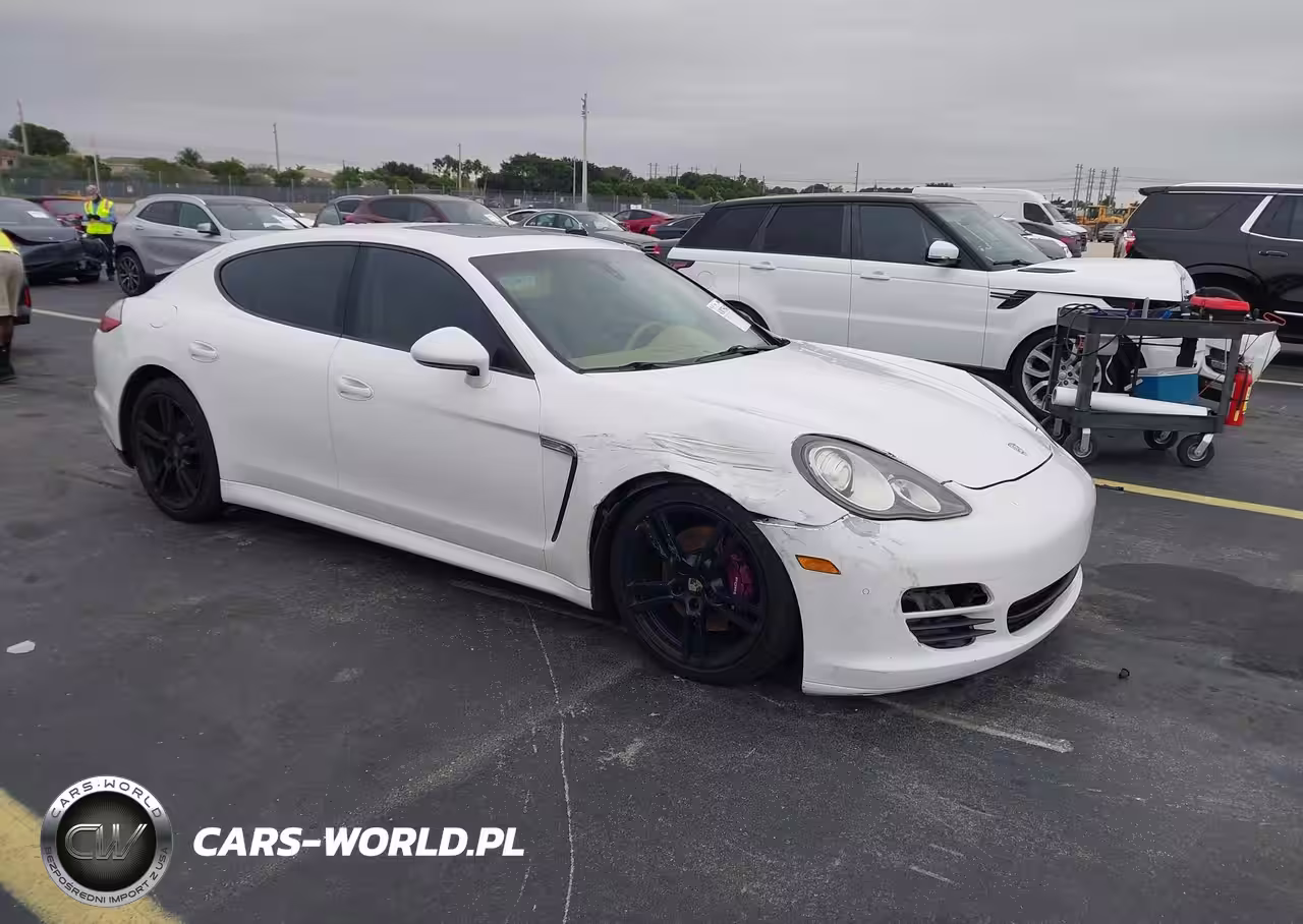 2011 Porsche Panamera 4