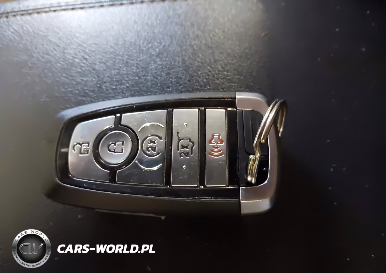 2020 Ford Edge Titanium VIN:2FMPK4K93LBA25131 - 11