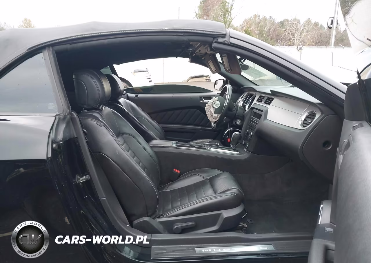 2014 Ford Mustang V6 Premium VIN:1ZVBP8EM6E5205506 - 5