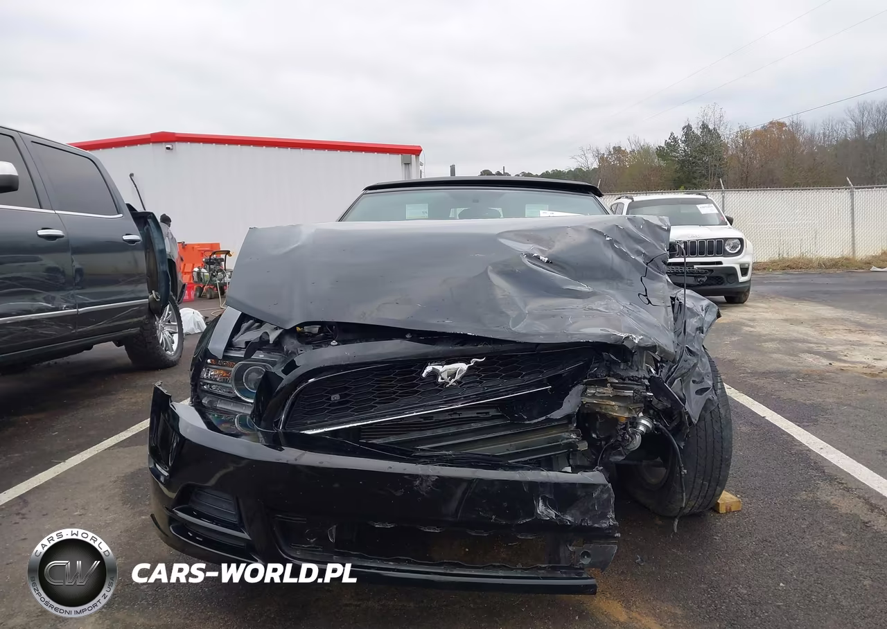 2014 Ford Mustang V6 Premium VIN:1ZVBP8EM6E5205506 - 6