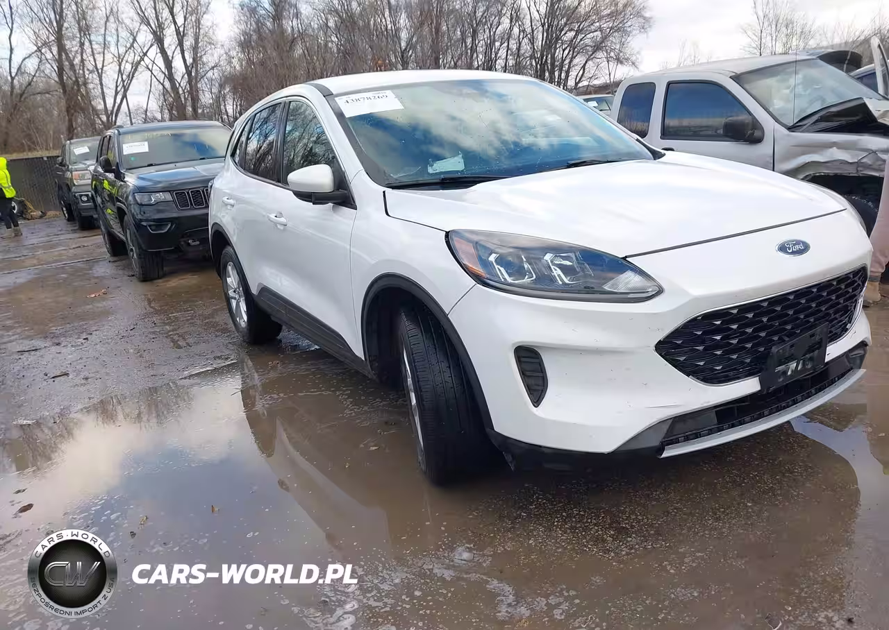 2020 Ford Escape Se