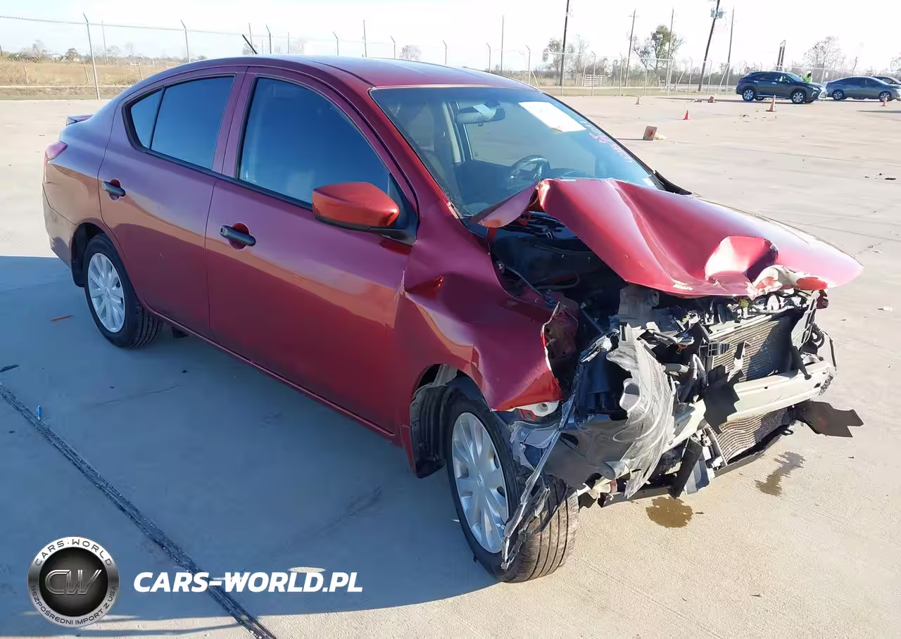 2018 Nissan Versa 1.6 S+