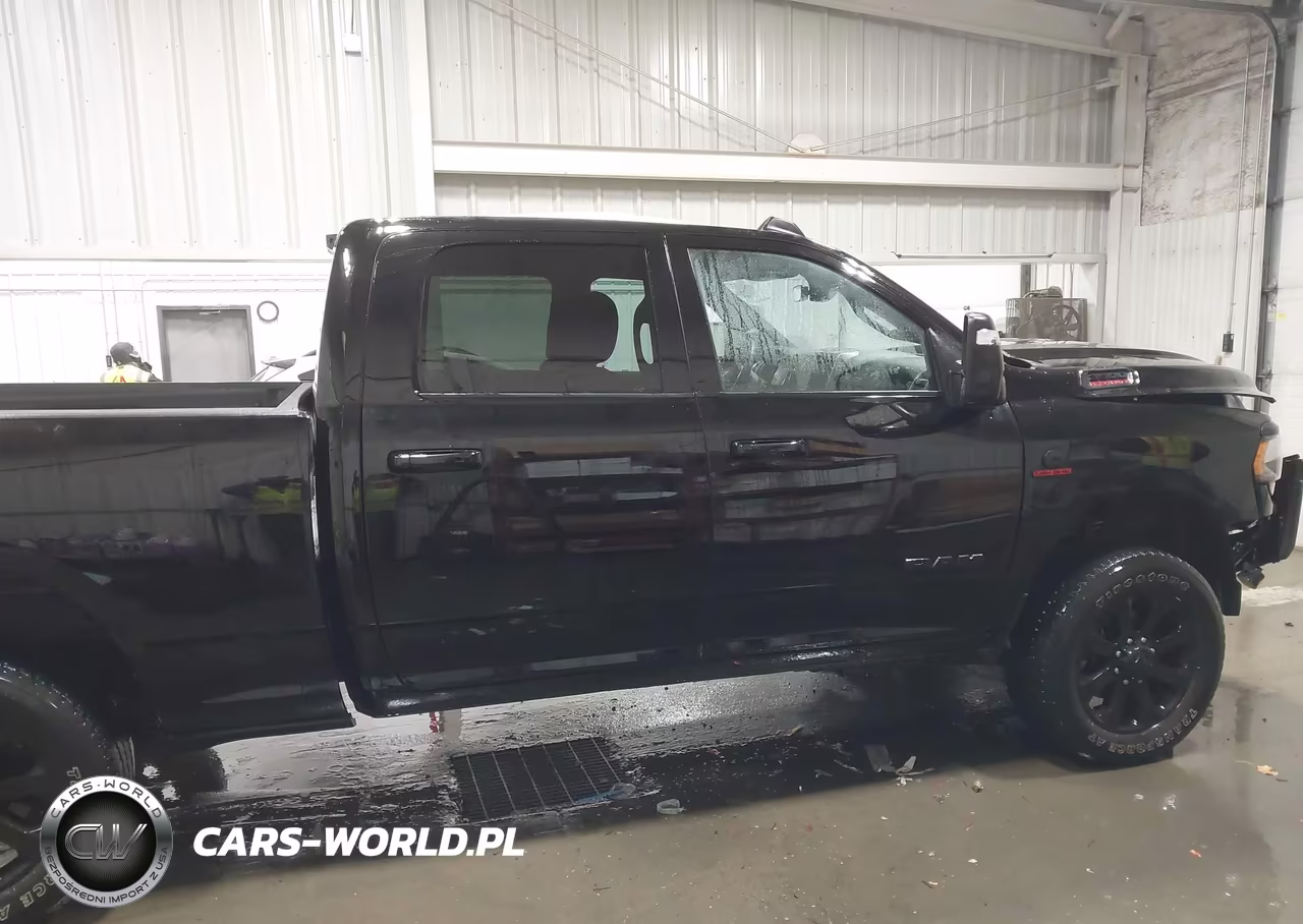 2024 Ram 3500 Big Horn 4X4 6'4 Box VIN:3C63R3DL9RG255920 - 13