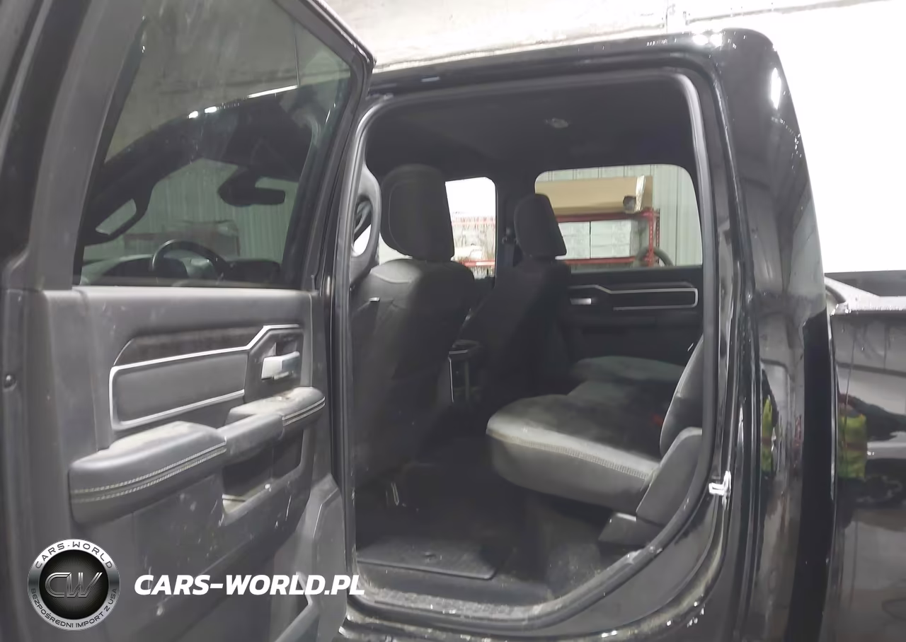 2024 Ram 3500 Big Horn 4X4 6'4 Box VIN:3C63R3DL9RG255920 - 7