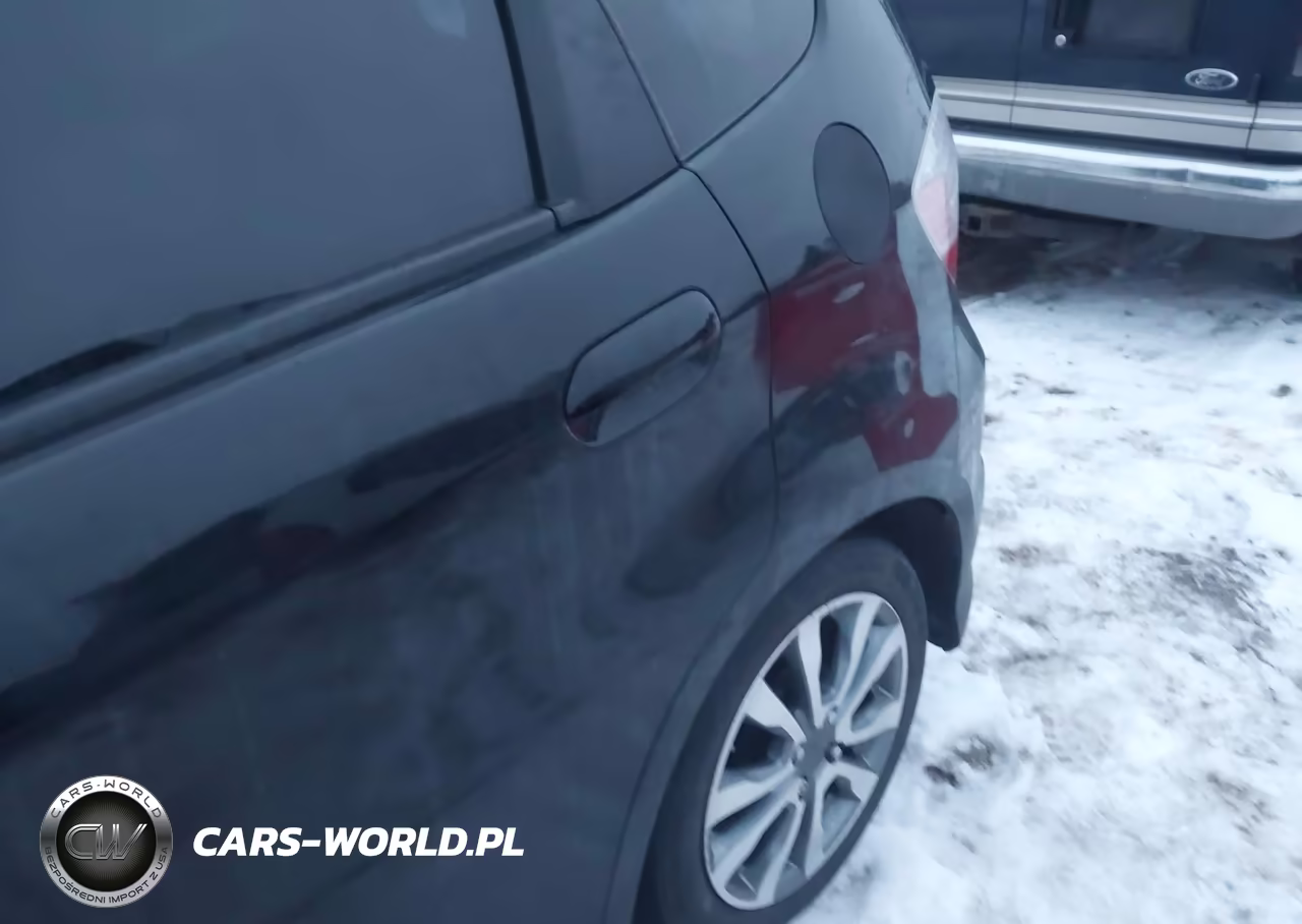 2012 Honda Fit Sport VIN:JHMGE8H58CC019296 - 12