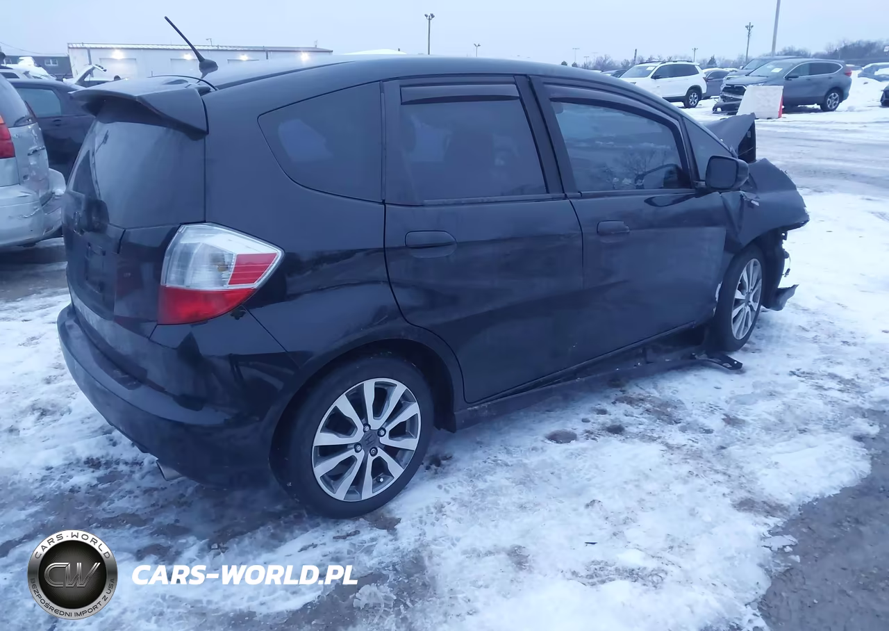 2012 Honda Fit Sport VIN:JHMGE8H58CC019296 - 4
