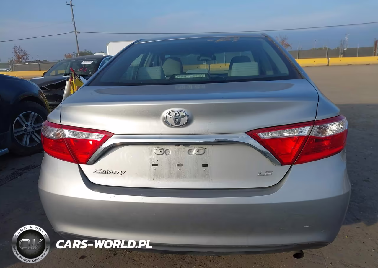 2017 Toyota Camry Le VIN:4T1BF1FK5HU641876 - 16