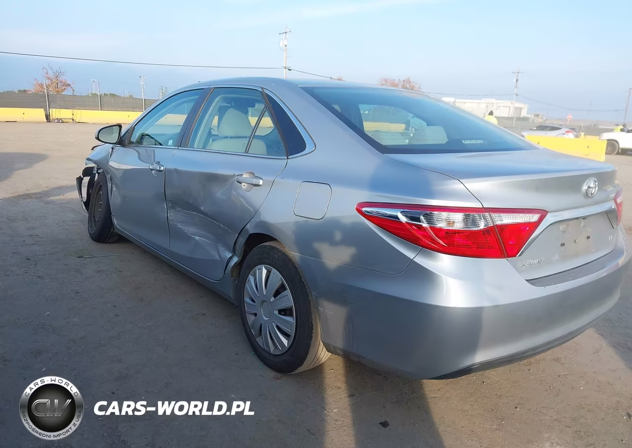 2017 Toyota Camry Le VIN:4T1BF1FK5HU641876 - 3