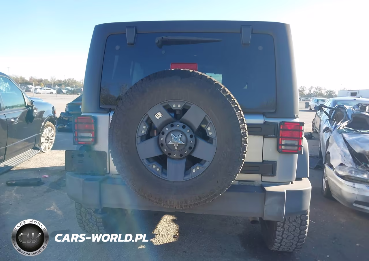2014 Jeep Wrangler Unlimited Sport VIN:1C4BJWDG3EL251424 - 16
