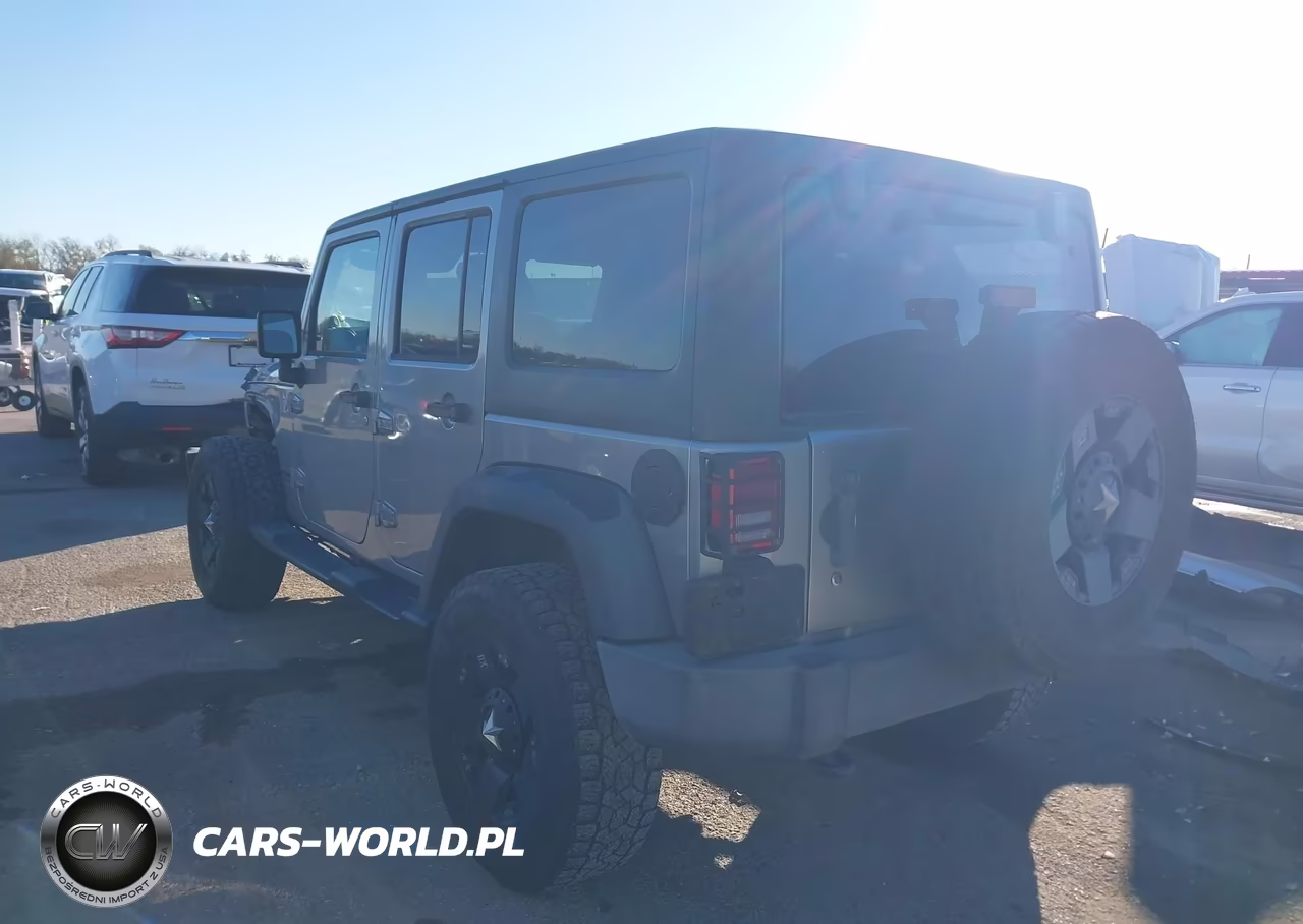 2014 Jeep Wrangler Unlimited Sport VIN:1C4BJWDG3EL251424 - 3