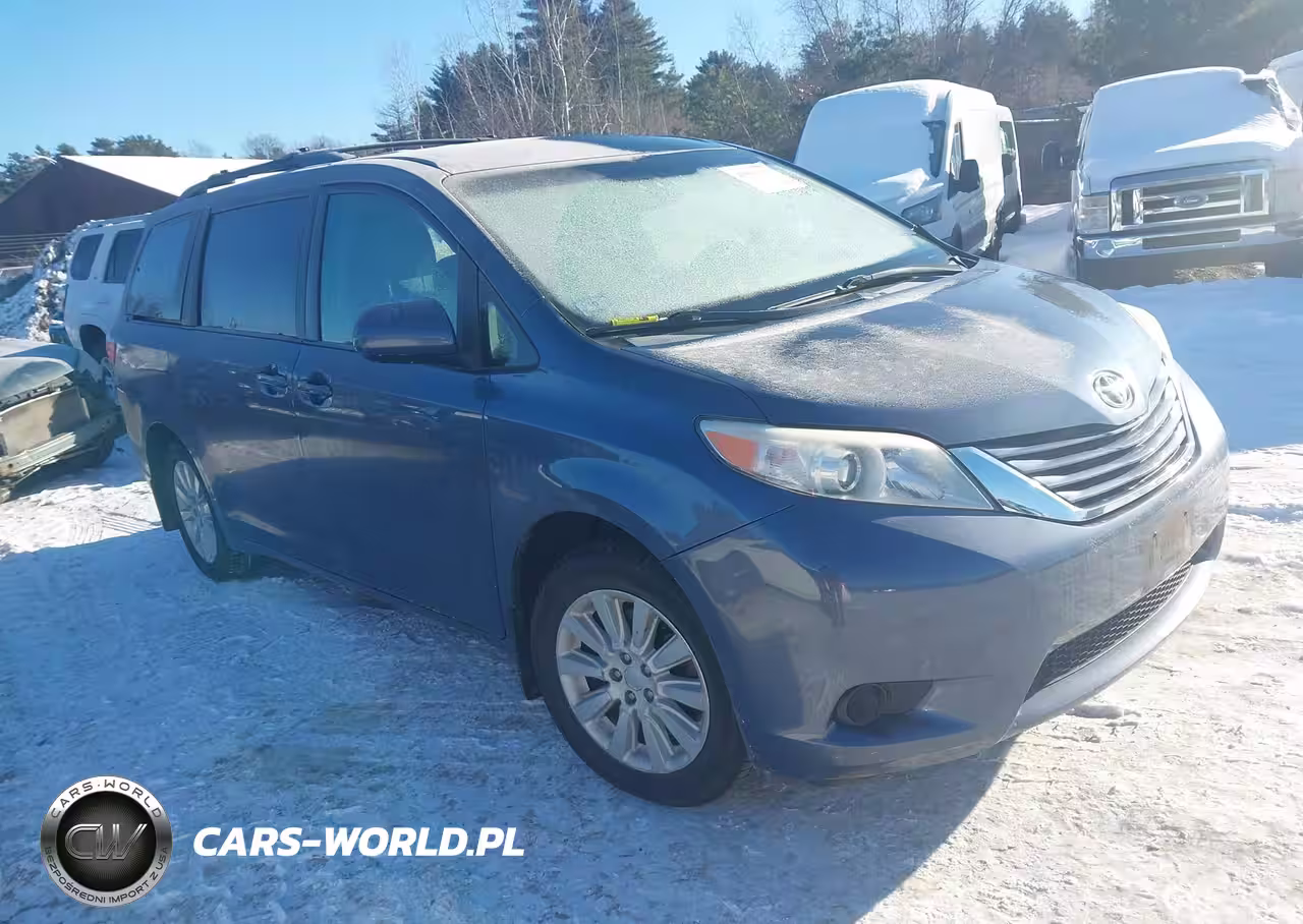 2015 Toyota Sienna Le 7 Passenger