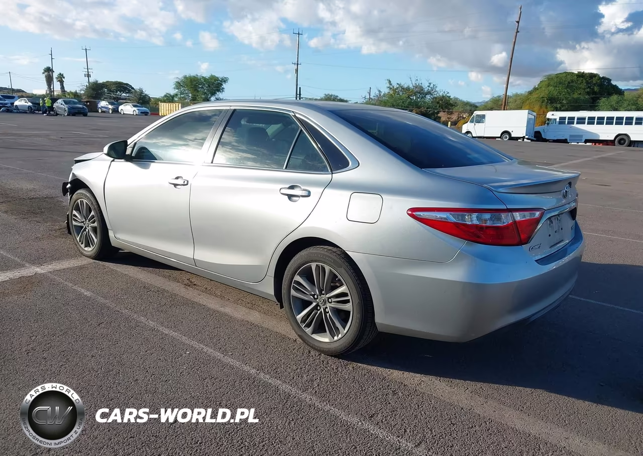 2015 Toyota Camry Se VIN:4T1BF1FK0FU918057 - 3