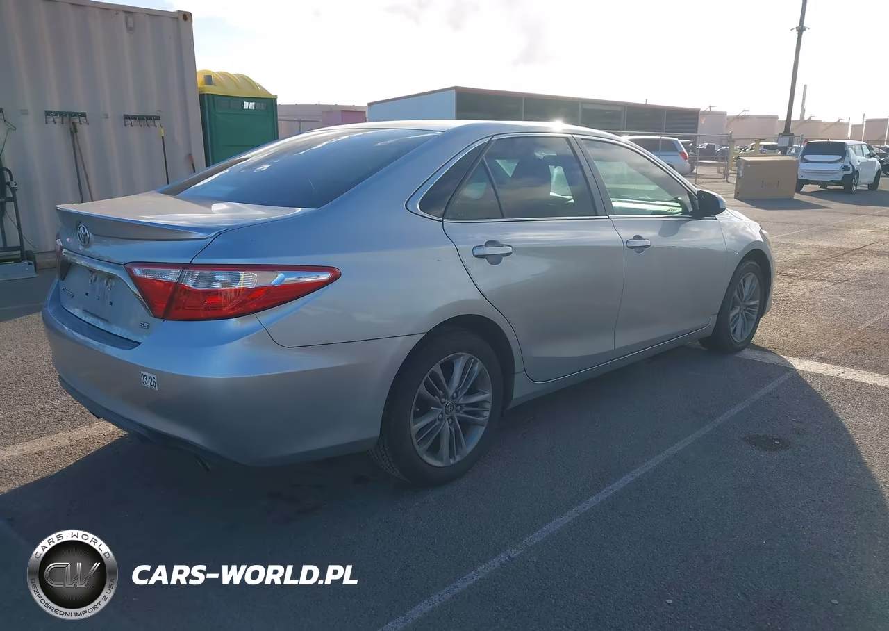 2015 Toyota Camry Se VIN:4T1BF1FK0FU918057 - 4