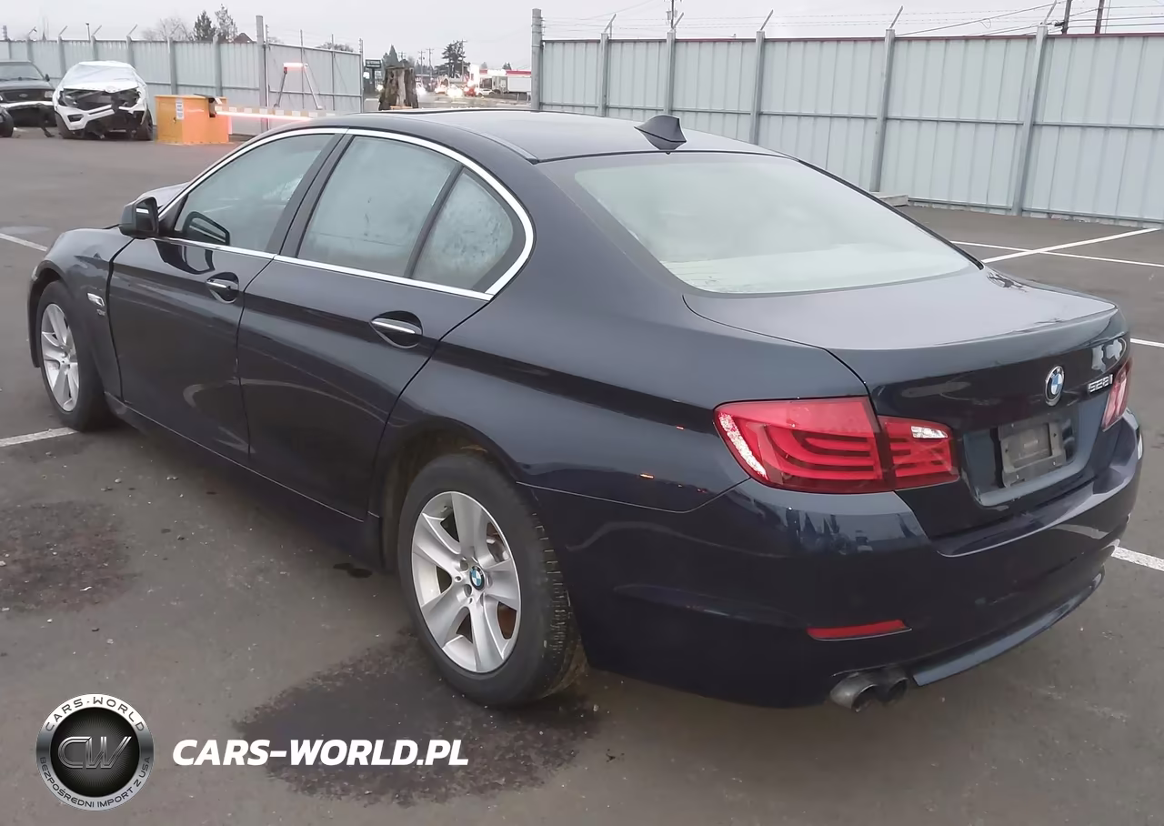 2012 BMW 528I xDrive VIN:WBAXH5C51CDW02475 - 3