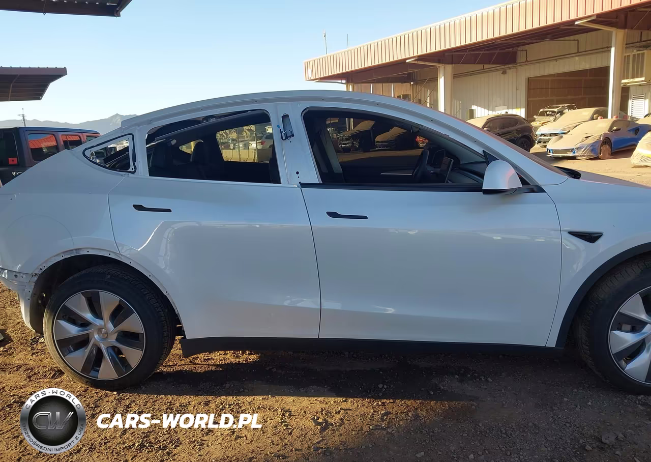 2022 Tesla Model Y Long Range Dual Motor All-Wheel Drive VIN:7SAYGDEE1NA015657 - 14