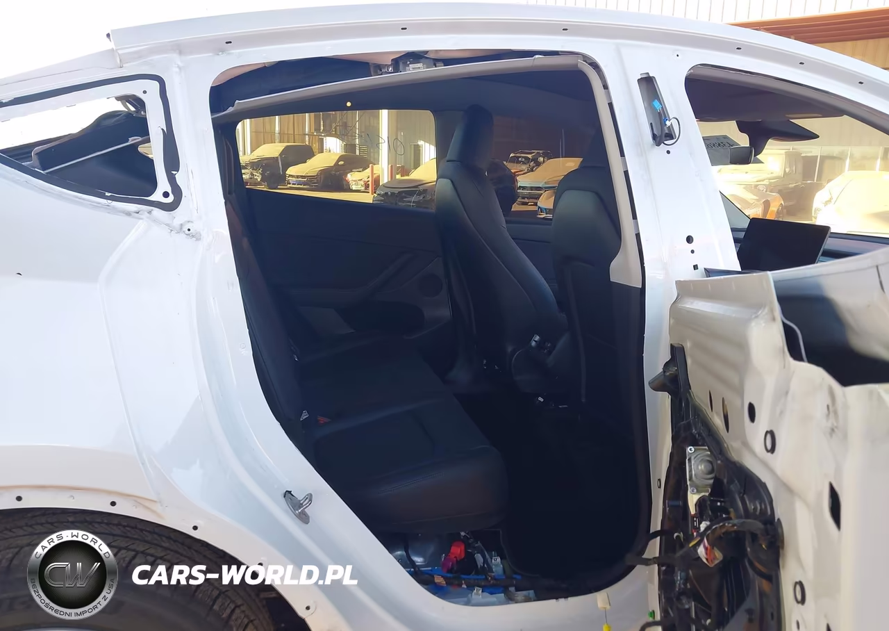 2022 Tesla Model Y Long Range Dual Motor All-Wheel Drive VIN:7SAYGDEE1NA015657 - 8