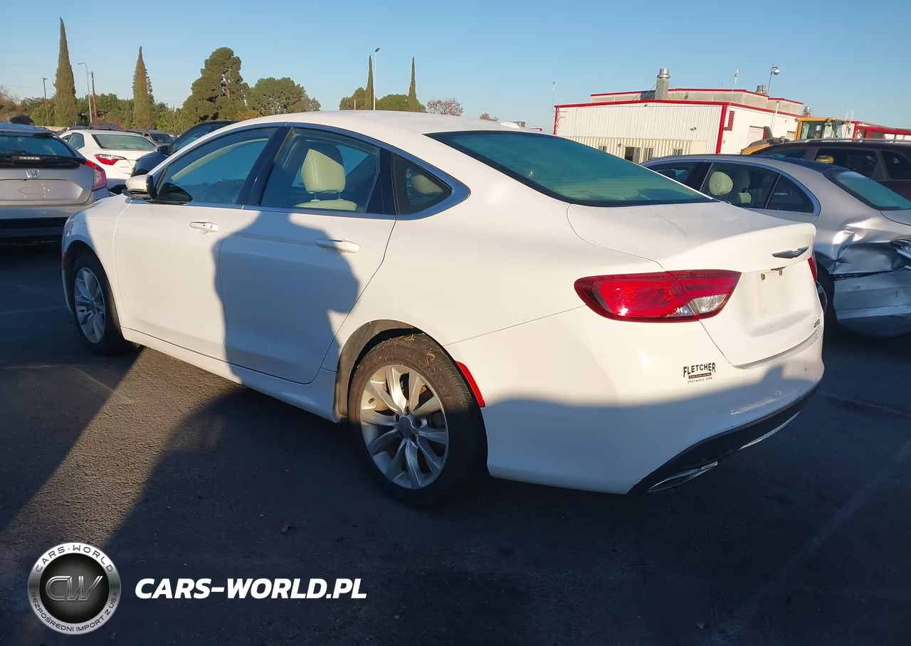 2015 Chrysler 200 C VIN:1C3CCCCG3FN585946 - 3