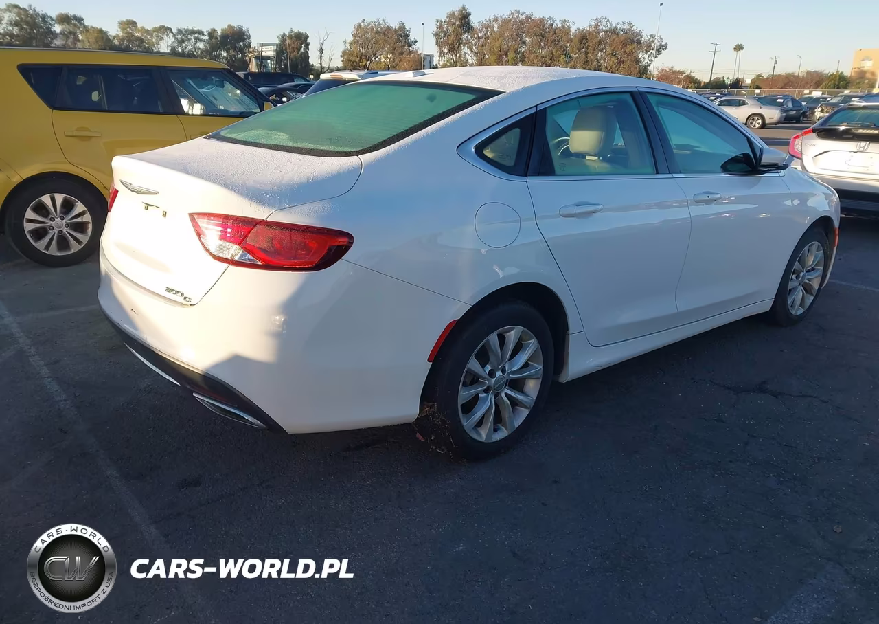 2015 Chrysler 200 C VIN:1C3CCCCG3FN585946 - 4