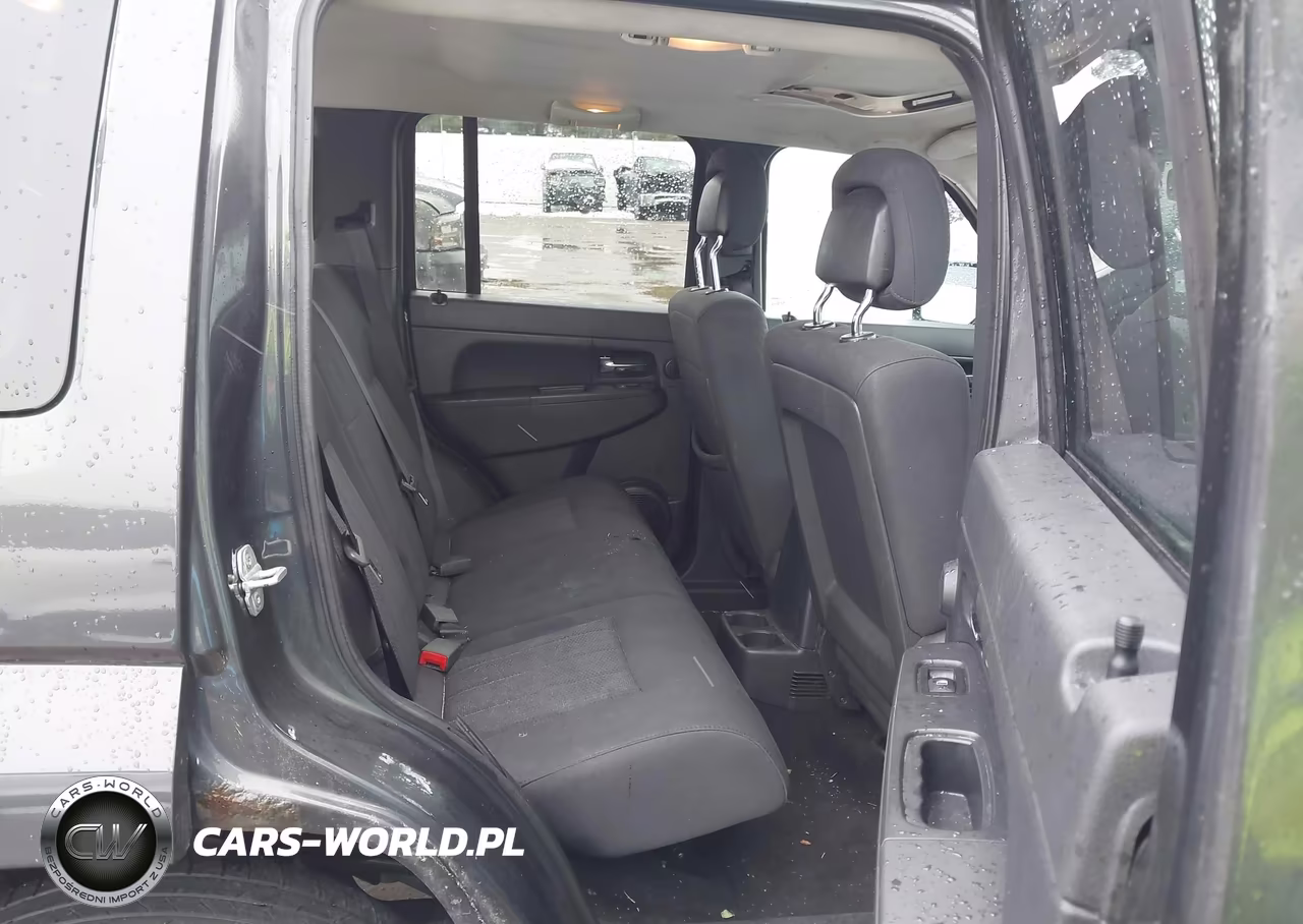 2011 Jeep Liberty Sport VIN:1J4PN2GK1BW588200 - 8