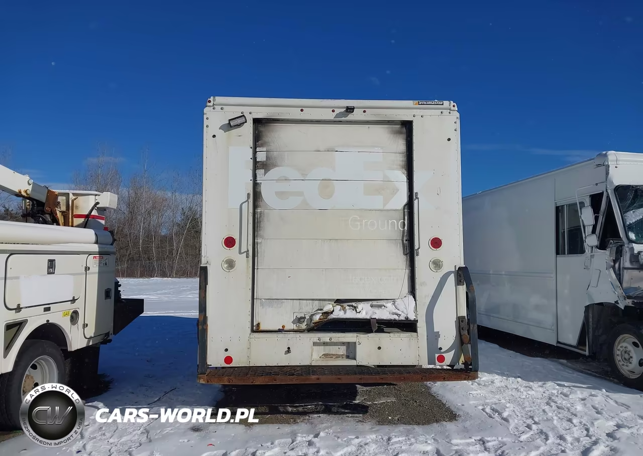 2016 Ford E-450 Stripped VIN:1FC3E4KL5GDC16975 - 8