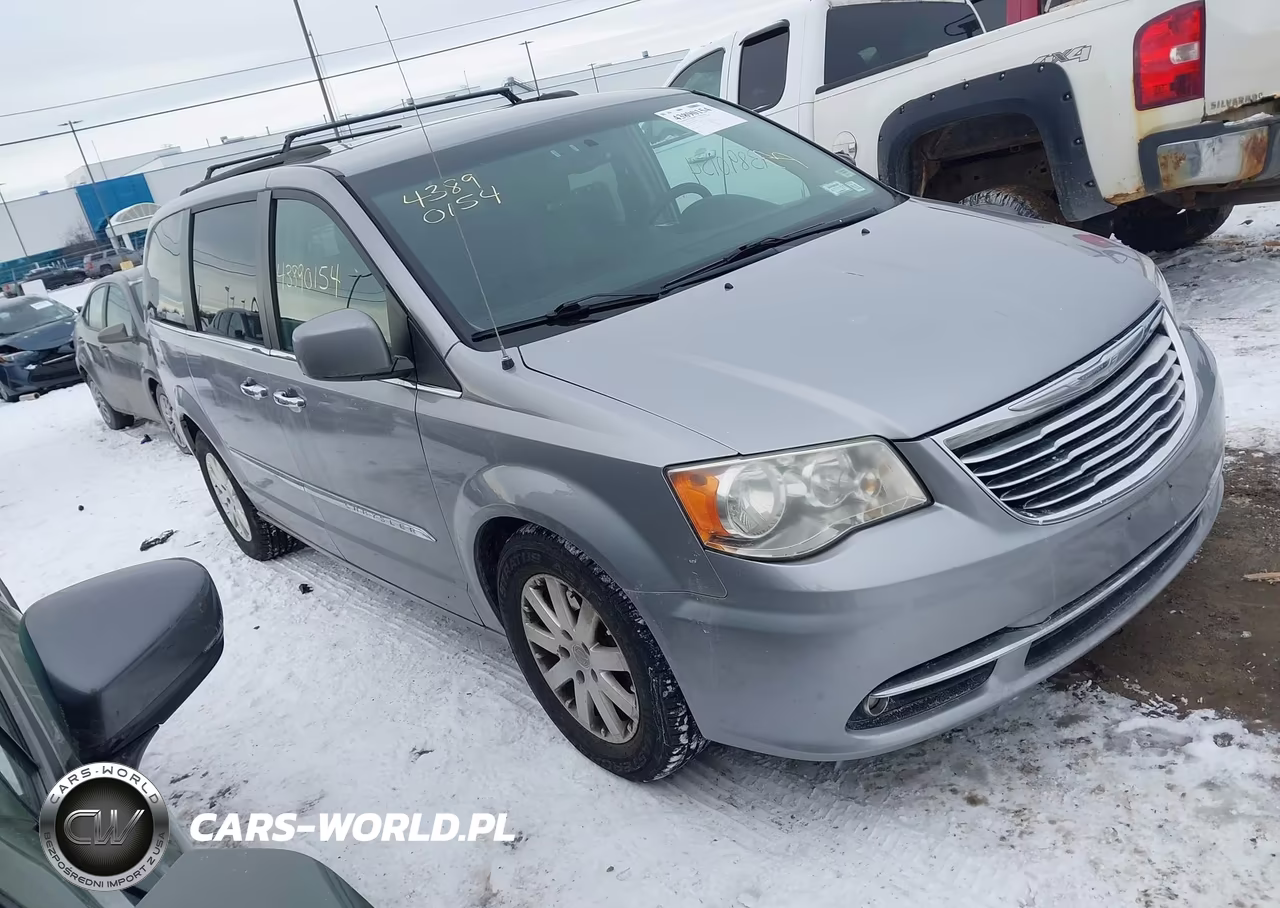2016 Chrysler Town & Country Touring – zdjęcie 1 z 16