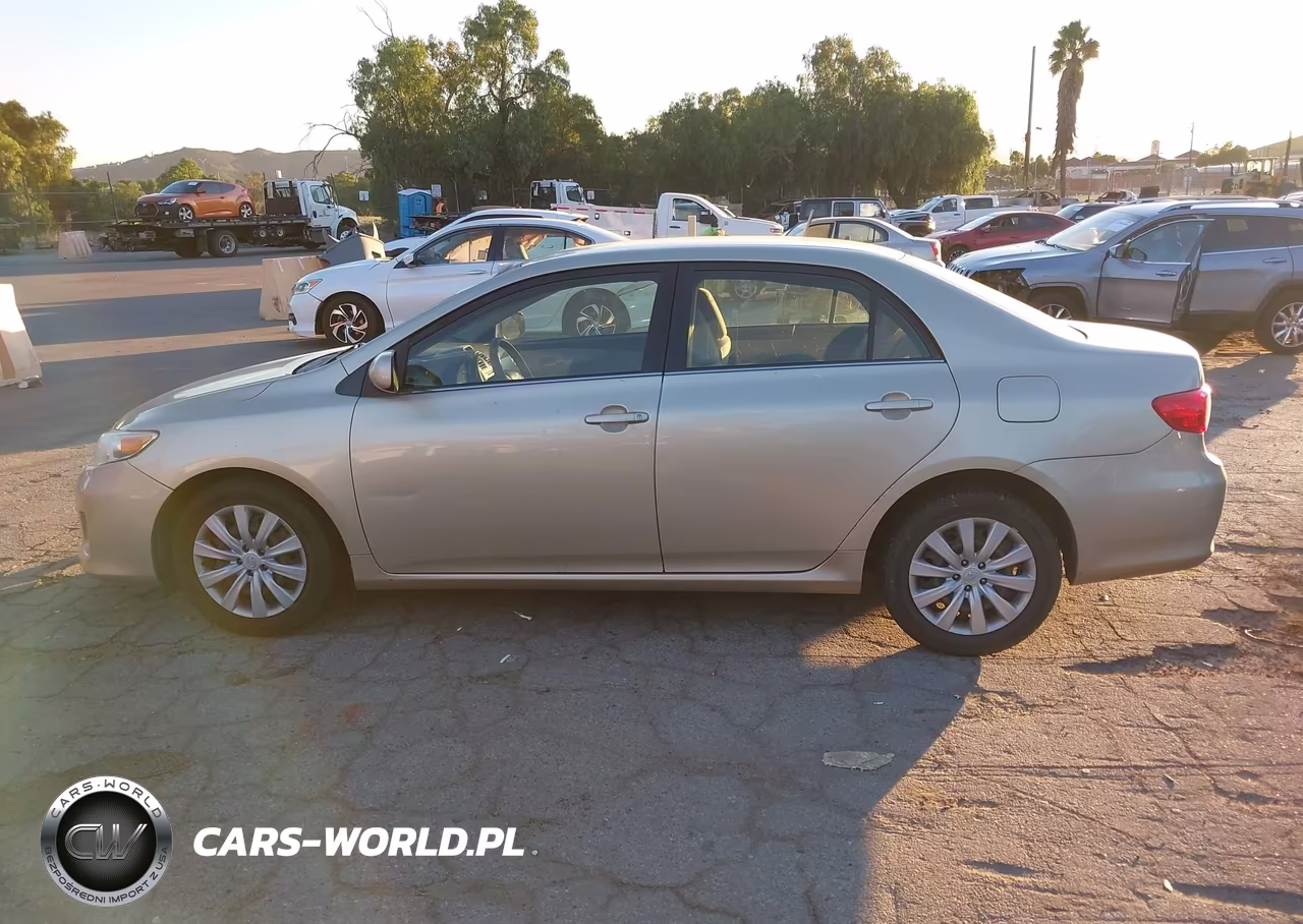2013 Toyota Corolla Le VIN:JTDBU4EE3DJ118410 - 14