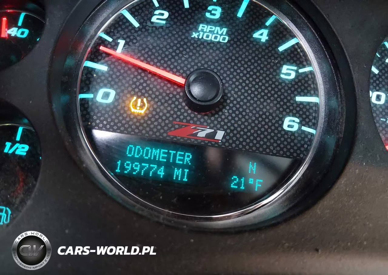2011 Chevrolet Tahoe Lt VIN:1GNSKBE01BR395013 - 15