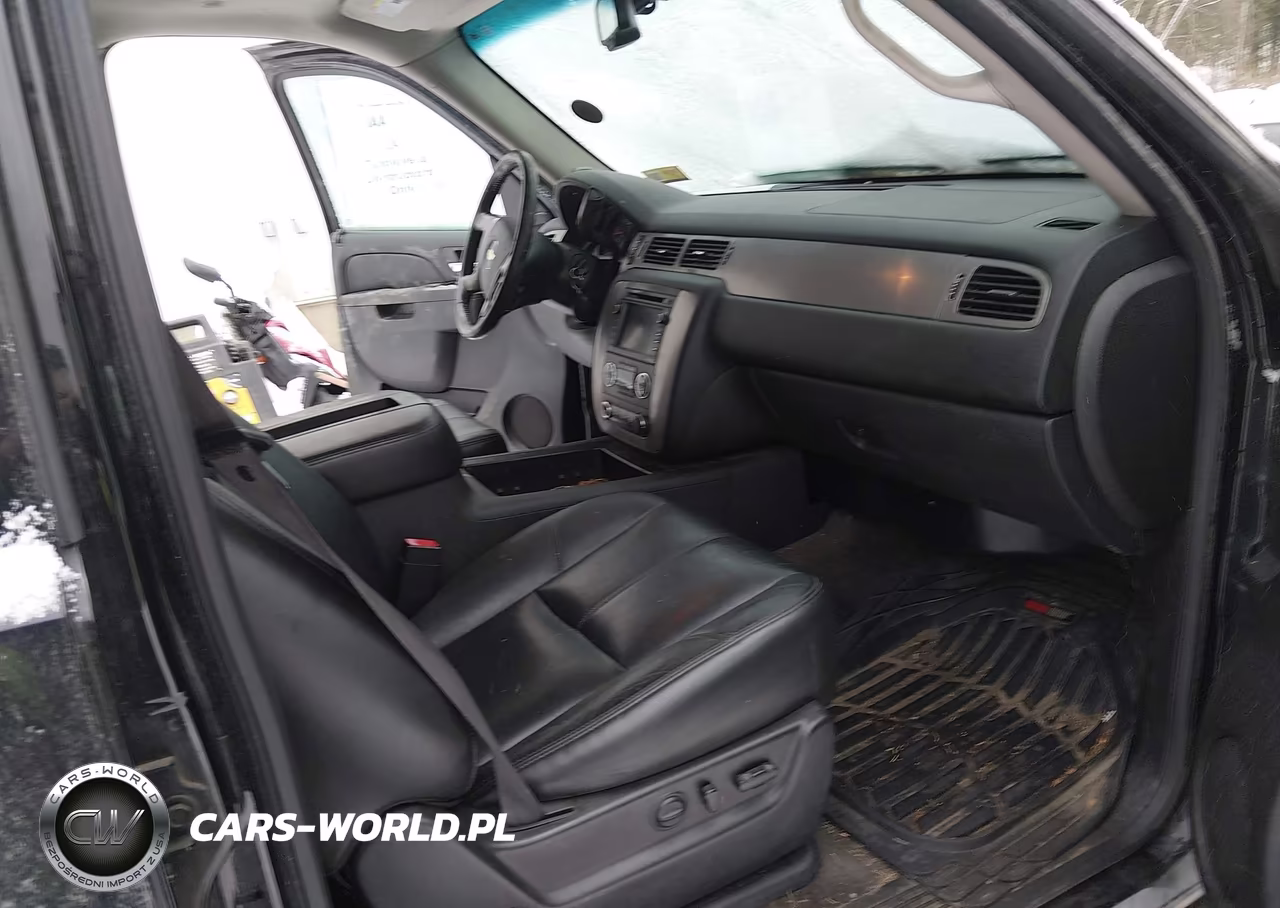 2011 Chevrolet Tahoe Lt VIN:1GNSKBE01BR395013 - 5