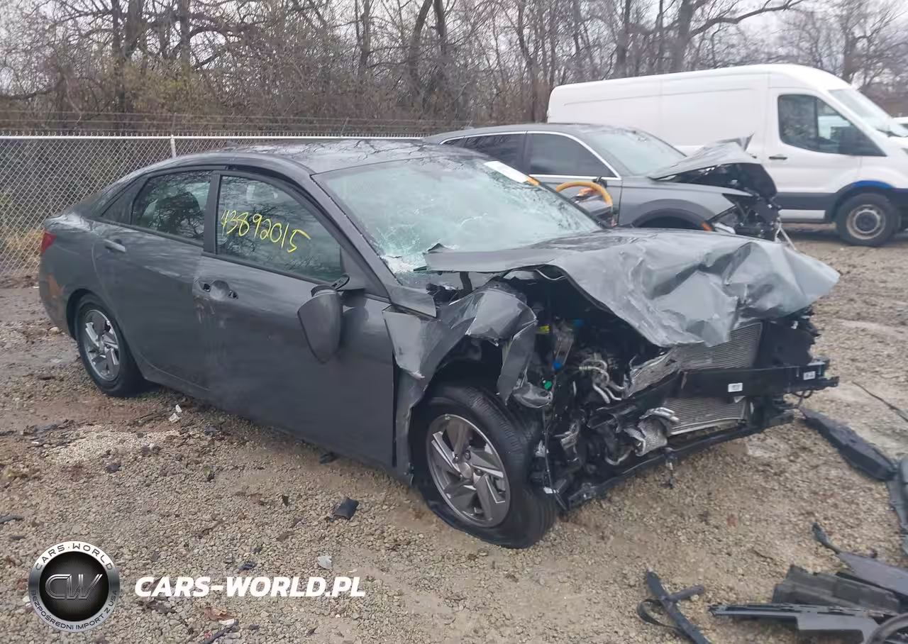 2025 Hyundai Elantra Se